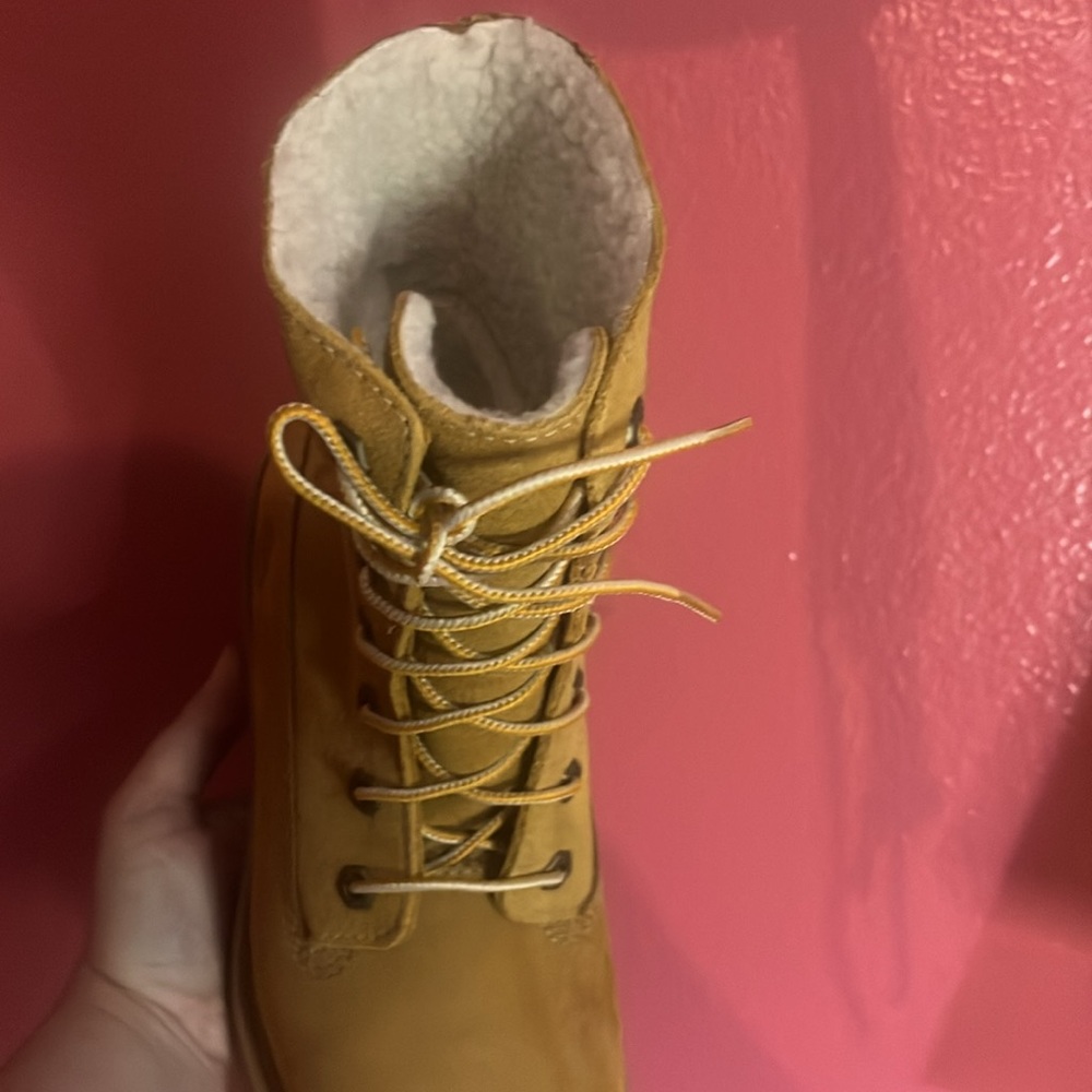•Stepping on My Haters• Timberland Women's Tan Faux Fur Lined Boots NWOB - Picture 4 of 4